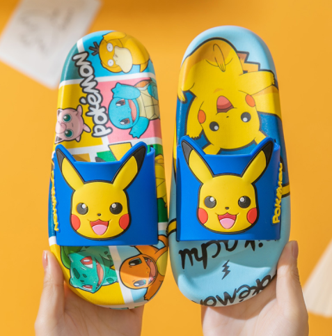 Chinelo Nuvem Pikachu